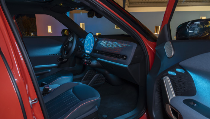 "Hey MINI" και το MINI Aceman θα κάνει ότι του πείτε