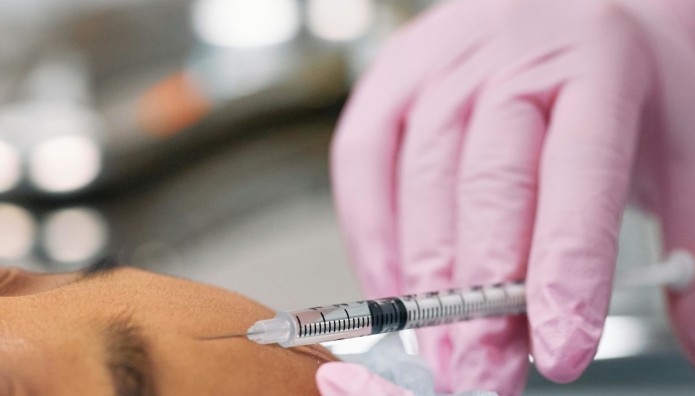 Γυναίκες Κόλλησαν AIDS Μετά Από Θεραπεία vampire Lifting!