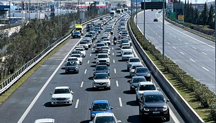 Τροχαίο στην Αττική οδό: Καθυστερήσεις μετά τον κόμβο Ασπροπύργου