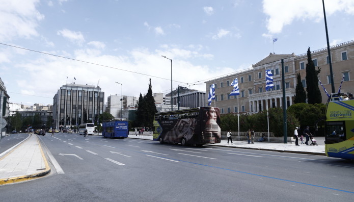 Έρημη Πόλη Η Αθήνα Την Κυριακή Του Πάσχα - Άδειοι Οι Δρόμοι