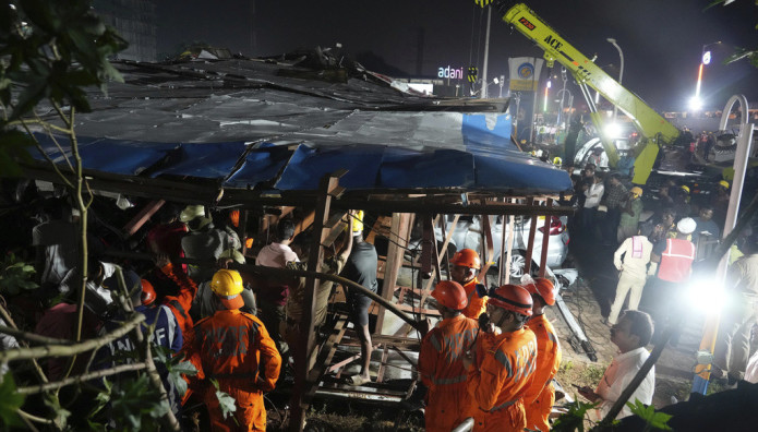 Ινδία πτώση διαφημιστικής πινακίδας