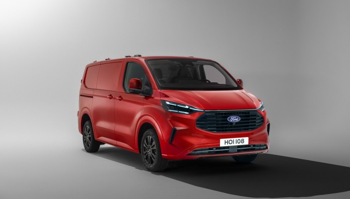 Ford Transit Custom: Ετοιμοπαράδοτο με πλούσιο εξοπλισμό