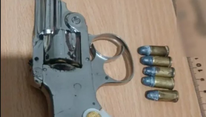 περίστροφο 17χρονου