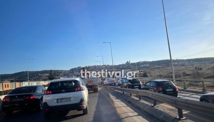 Θεσσαλονίκη: Καραμπόλα Τριών Οχημάτων Στον Περιφερειακό