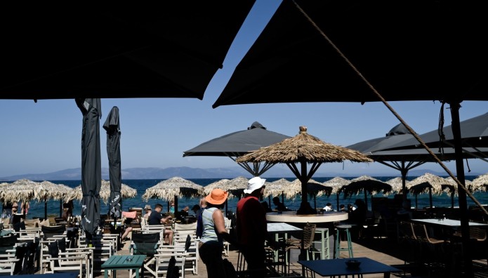 παραλία μαγαζιά