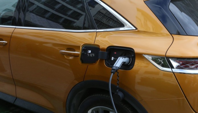 φόρτιση ηλεκτρικού ΙΧ