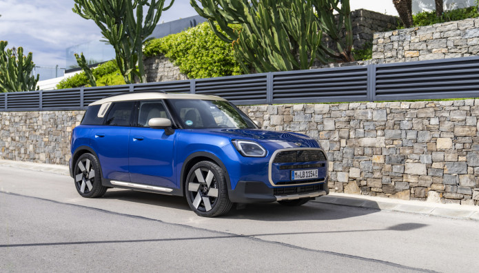 Το MINI Countryman E σε έκδοση Favoured