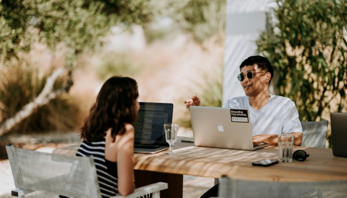 Πώς Να Προστατέψετε Τη Σχέση Σας Από Τη Χρήση Τεχνολογίας
