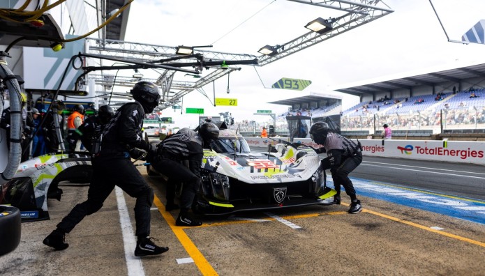 24 Hours of Le Mans: Και τα δύο PEUGEOT 9X8 2024 hypercars τερμάτισαν