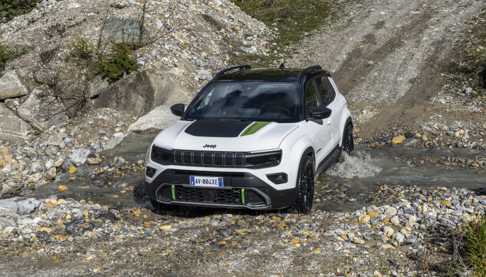 Το ηλεκτρικό Jeep Avenger τώρα με 29.700 ευρώ