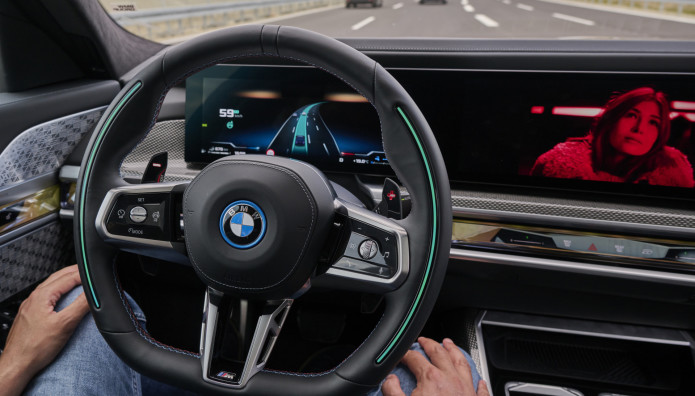 BMW πρωτιά: Αυτοματοποιημένη οδήγηση επιπέδου 2 και επιπέδου 3