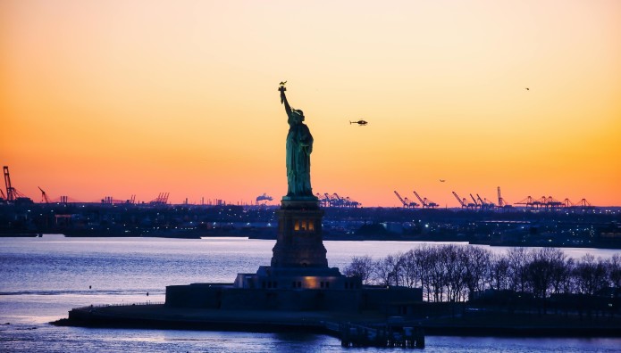 Μετεωρίτης Πέρασε Πάνω Από το Άγαλμα Της Ελευθερίας!