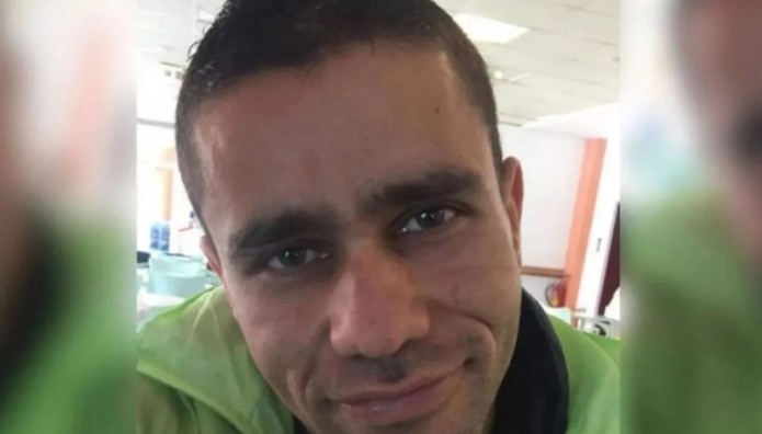 Πειραιάς: Βεβήλωσαν Το Εικονοστάσι Του Αντώνη Καργιώτη