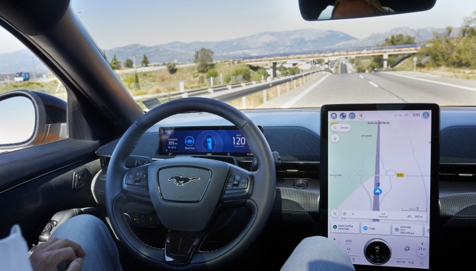 Η τεχνολογία οδήγησης με ελεύθερα χέρια Ford BlueCruise