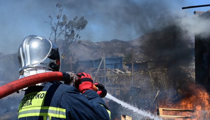 φωτιά εργοστάσιο