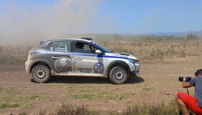 Το αγωνιστικό περιπολικό της αστυνομίας σε δράση