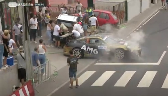 Τροχαίο Στο Ράλι Μαδέιρα - Αυτοκίνητο Έπεσε Πάνω Σε Θεατές