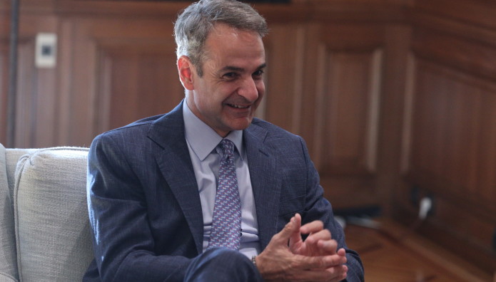 Μητσοτάκης: Χαλαρή Bόλτα Στα Χανιά Και Τσικουδιά