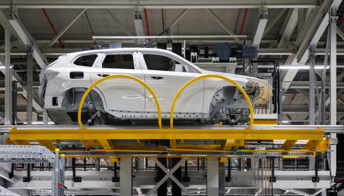 BMW: Διαθέτει το πιο σύγχρονο βαφείο αυτοκινήτων