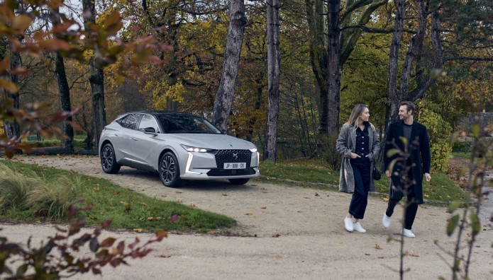 DS 4 HYBRID: Ηλεκτρική κίνηση χωρίς να το βάλεις στην πρίζα