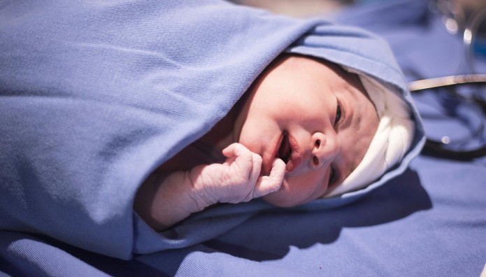 Λονδίνο: Νεκρά Τρία Μωρά Από Μολυσμένες Τροφές Σε Νοσοκομείο