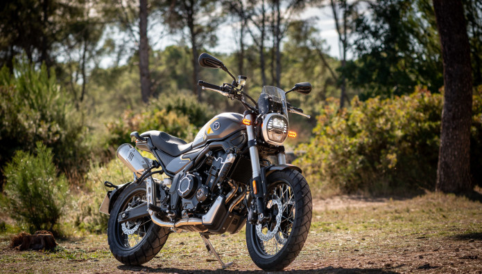 Οδηγείστε τα μοντέλα της Voge στο 3ο ADVENTURE MEETING