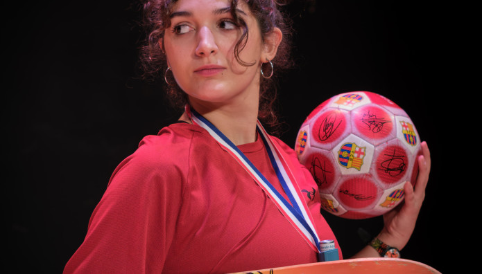 Θέατρο: To « Δεντρόπαιδο» Στο Τζένη Καρέζη