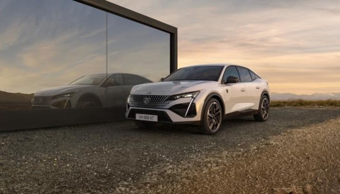 Όλα όσα πρέπει να γνωρίζετε για το νέο PEUGEOT E-408