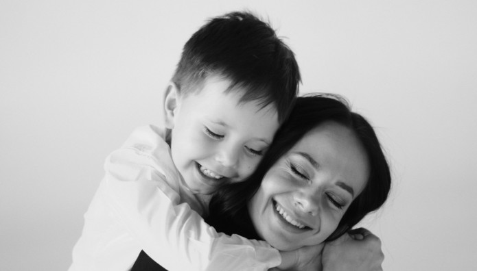 Επίδομα Αναδοχής: Διπλασιάζεται Το Ποσό - Ποιους Αφορά