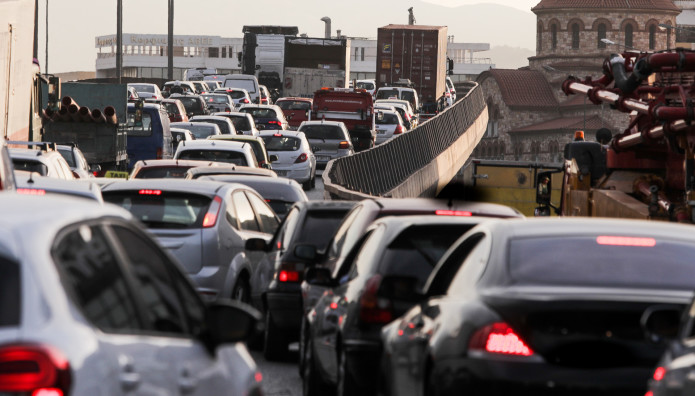 Κίνηση: Φωτιά Σε Όχημα Στην Κηφισίας - Διακοπή Κυκλοφορίας