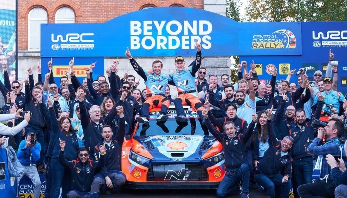 Hyundai: Στην κορυφή στο Central European Rally