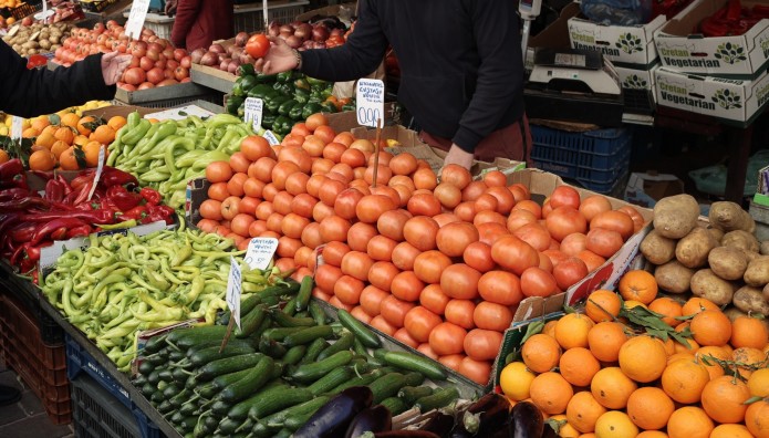 «Ανοίγουν» οι λαϊκές αγορές για τους αγρότες