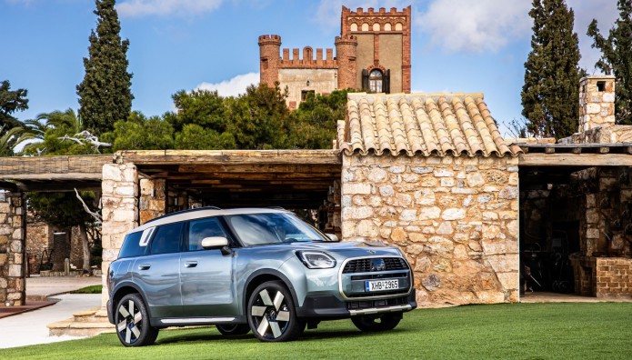 MINI Countryman Black Friday Edition με πολλά δώρα