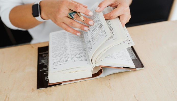 Το Demure Λέξη Της Χρονιάς Το 2024 - Τι Σημαίνει