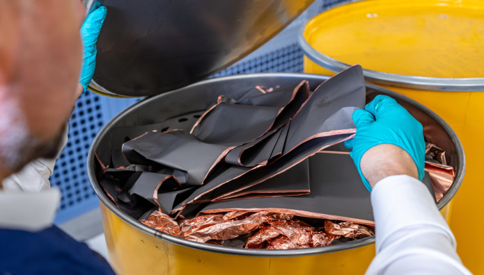 BMW: Επιστρέφει τις πρώτες ύλες των κυψελών μπαταριών στον κύκλο παραγωγής