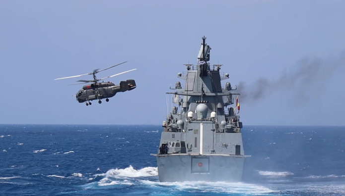 Προειδοποιητικά Πυρά Ρωσικού Πλοίου Σε Γερμανικό Ελικόπτερο