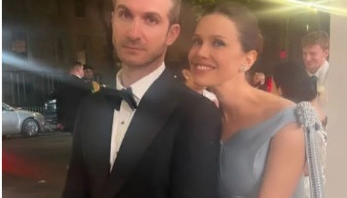 Σταύρος Νιάρχος Ντάσα Ζούκοβα