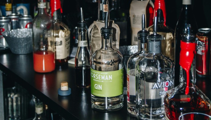 14χρονη Στο Νοσοκομείο Από Αλκοόλ