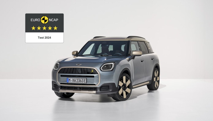 MINI Countryman: Με παράσημο 5 αστέρια στις δοκιμές ασφαλείας