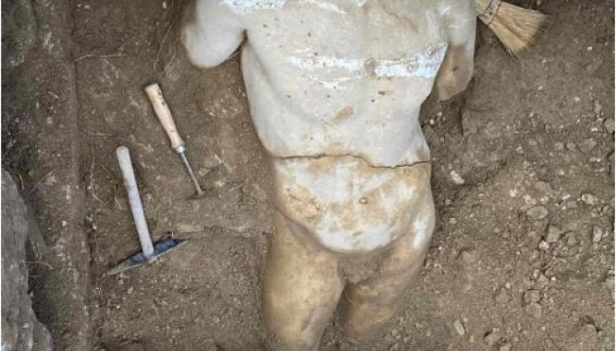 Ηρώδειο: Βρέθηκε μαρμάρινο άγαλμα νεαρού θεού Ερμή