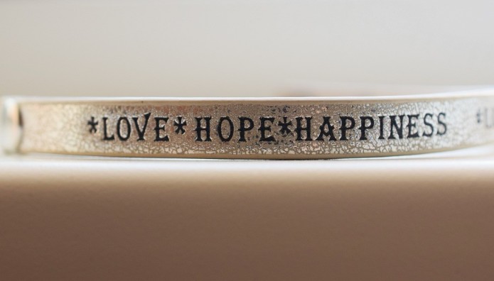 χαραγμένο βραχιόλι