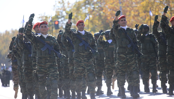 Επαγγελματίες Οπλίτες: Ως Πότε Θα Παραμένουν Στο Στράτευμα