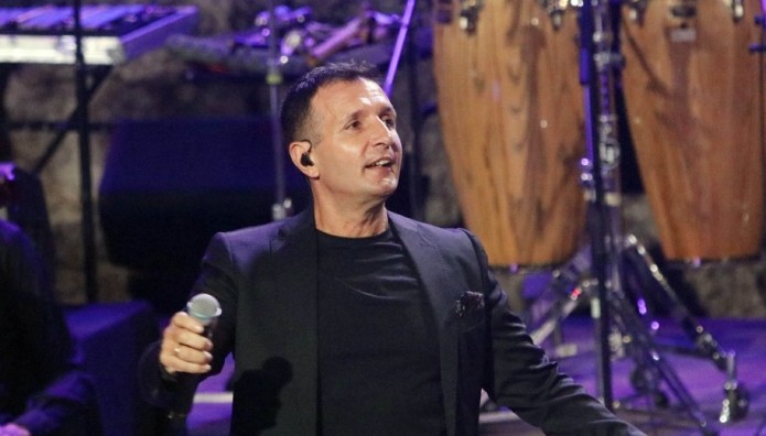 Γλυκερία, Μπάσης, Stavento και Αδάμου Στο Πεδίον Του Άρεως