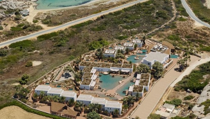 Laguna Coast: Το Ελληνικό Ξενοδοχείο Στη Λίστα Του Forbes