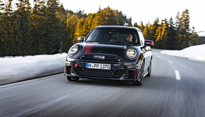 MINI John Cooper Works: Πως μπορείτε να το κάνετε μοναδικό