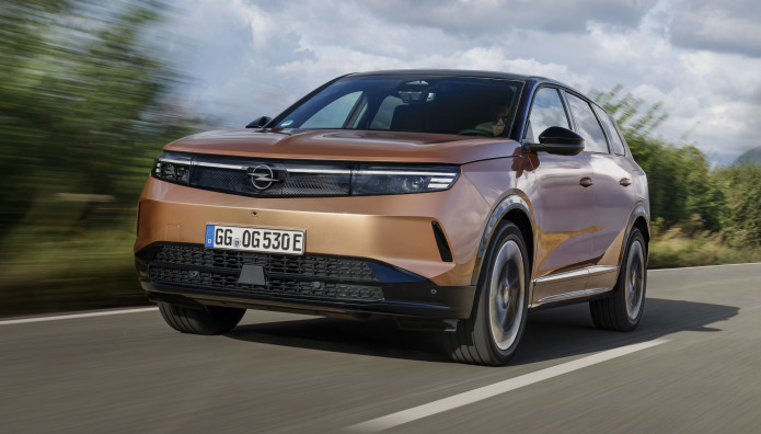 Opel Grandland: Bραβείο DVN Award 2025 για τους προβολείς Intelli-Lux HD