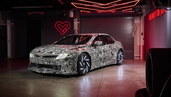 BMW: Ταχύτερη φόρτιση και μεγαλύτερη αυτονομία