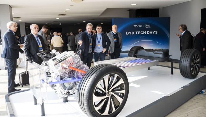 BYD: Ζητά συνεργασία με Ευρωπαίους προμηθευτές