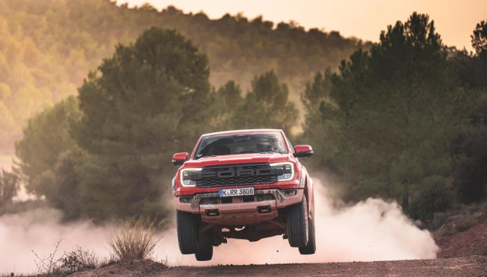 Πάνω στο Raptor τα φλας της δημοσιότητας στην έκθεση AgroΤhessaly 2025  