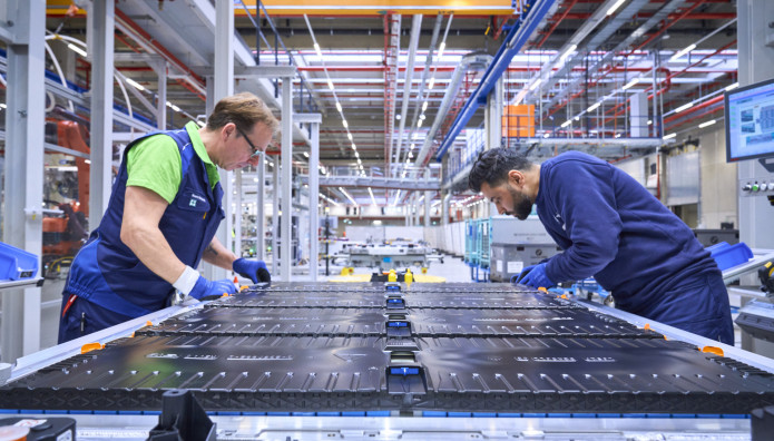 BMW Group: Το εργοστάσιο που δίνει δουλειά σε χιλιάδες εργαζόμενους